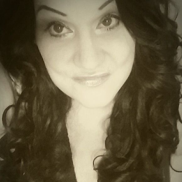 Meet your Posher, Jeaneen - Picture 1 of 1